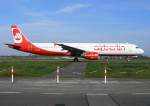 Air Berlin A 321-211 D-ALSB auf dem Weg zum Start ...