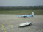KLM KLM cityhooper , PH-KVC in K�ln Bonn rollt zur Ausstiegstreppe.
(24.04.2008)