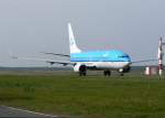 KLM B 737-8K2 PH-BXV auf dem Weg zum Start in ...