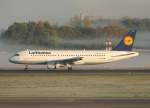 Lufthansa A 320-214 D-AIZJ nach der Landung in Berlin-Tegel am ...