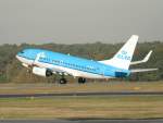 KLM B 737-7K2 PH-BGQ beim Start in Berlin-Tegel am 15.10.2011 ...