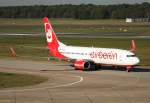 Air Berlin B 737-86J D-ABKO bei der Ankunft in Berlin-Tegel ...