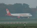 Air Berlin A 320-214 D-ABFN kurz vor dem Start in ...