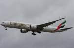 Emirates,A6-EGJ,(c/n 38989),Boeing ...  Henryk Konrad 26.02.2012