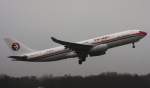 China Eastern Airlines,B-6537,(c/n 1262),Airbus ...  Henryk Konrad 28.02.2012
