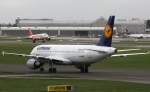 Lufthansa,D-AIZC,(c/n 4153),Airbus A320-214,30.03.2012,HAM-EDDH,Hamburg,Germany.(Landet EasyJet,G-EZIM,Airbus ...  Henryk Konrad 31.03.2012
