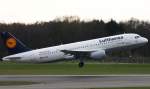 Lufthansa,D-AIZH,(c/n 4363),Airbus A320-214,HAM-EDDH,Hamburg,Germany  ...  Henryk Konrad 18.04.2012