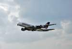 A 380-841 der Singapore ...  Rolf Reinhardt 03.05.2012
