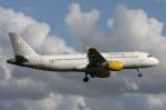 Vueling,EC-KLB,(c/n3321),Airbus A320-214,16.05.2012,HAM-EDDH,Hamburg,Germany   ...  Henryk Konrad 18.05.2012