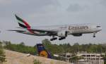 Emirates,A6-EWI,(c/n35589),Boeing 777-21H(LR),16.05.2012,HAM-EDDH,Hamburg,Germany   ...  Henryk Konrad 18.05.2012