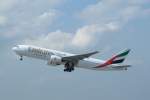Emirates 777 in dus ...  Sebastian S�ss 20.05.2012