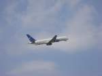 757 Boeing 757 startet w�hrend der ILA zwischen den Flugshows der Ausstellungsflieger. Der normale Flugverkehr wurde w�hrend der ILA nicht ausgesetzt. Berlin Sch�nefeld am 01.06.08
