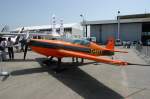 ILA D-EXTT. XTRA 300L. Eine Kunstflugmaschine der Weltklasse. Zugelassen f�r +10g/-10g. Andere Maschinen h�tte da l�ngst die Tragfl�chen angeklappt...  Foto: ILA 2008, 30.05.2008