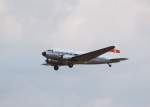 CLASSIC-AIR Douglas DC 3 HB-ISB bei einer Flugschau in Friedrichshafen. ...