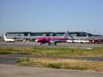 A319 Ein A319 von Germanwings mit T-Mobile Werbung am 08.06.08 in Hamburg.