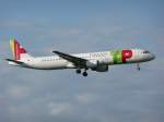 A321 Eine Maschine der TAP im Landeanflug auf Piste 14 In ZRH am 13.6.2008.