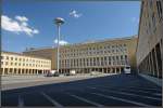 berlin-tempelhof-thf Das Eingangsgeb�ude vom Flughafen Tempelhof. Foto: 07.06.2008