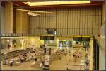 berlin-tempelhof-thf Der Abflug-/Ankunftbereich mit den Kontrollstellen und den Hinweistafeln f�r die Ank�nfte und Abfl�ge. Foto: 07.06.2008