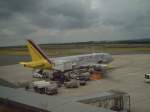 Germanwings Eine A-319 der germanwings-Gesellschaft beim Be- und Entladen am Dortmunder Airport
