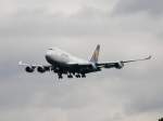 Eine Boeing 747 der Lufthansa beim Landeanflug auf Frankfurt am ...
