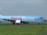 Hapagfly Nach der Landung in Stuttgart auf dem Rollfeld: Eine Hapagfly Boeing 737-800. (20.09.2008)