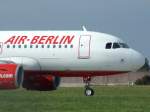 A319 Nahaufnahme eines Airbus A 319 der AirBerlin, kurz nach der Landung in Stuttgart am 20.09.2008.