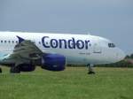 Condor Ein Airbus A 320 der Condor nach der Landung in Stuttgart am 20.09.2008.