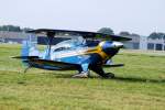 Pitts Diese Pitts macht sich bei den Flugtagen L�beck am 27.09.08 auf den Weg zur einer Flugvorf�hrung.