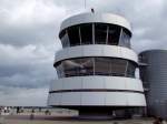 Reger Betrieb am Tower u. der Besucherterasse; 080904  ...