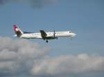 Eine Saab 2000 der Regionalairline der Swiss vor der Landung ...