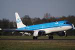 Embraer 190 PH-EZA der ...  Bj�rn-Marco Halmschlag 10.04.2009