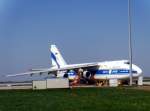 AN-124-100 am Wartungsst�tzpunkt der ...  Ren� Richter 24.04.2009