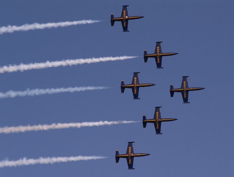 Tolle Darbietung des Breitling Jet Teams in Volkel. Toll, was die Jungs auf ihren L-39 da vorfliegen. Das Foto stammt vom 16.06.2007
