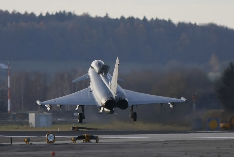 Touchdown, Eurofighter Typhoon in ETSN,Neuburg,Germany.

