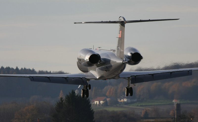 Touchdown, Gulfstream/USAF in ETSN,Neuburg,Germany.

