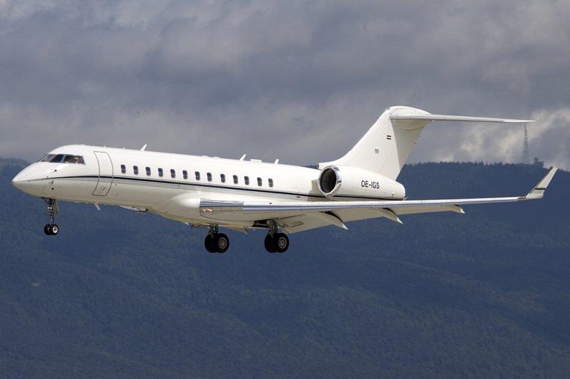 Tyrolean Jet Services, OE-IGS, Bombardier, BD-700-1A10 Global-Express, 19.07.2009, GVA, Geneve, Switzerland 

