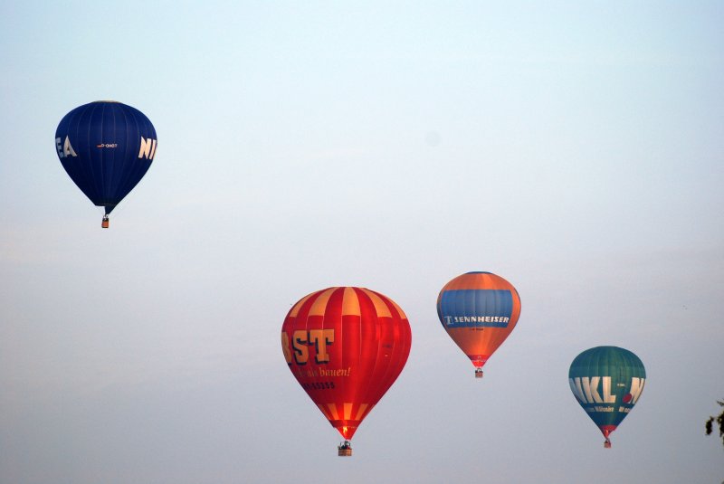 Vier Heiluftballone aufgenommen bei den Flugtagen Lbeck am 27.09.08