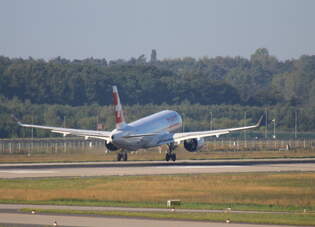 Swiss, Airbus A 220-300, HB-JCO, BER, 31.08.2025