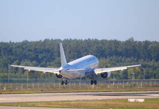 Azerbaijan Airlines (Heston Airlines), Airbus A 320-216, LY-PNG, BER, 31.08.2025