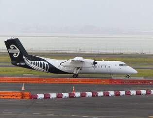 Air New Zealand, De Havilland Dash 8-Q300, ZK-NEW, Auckland Int.