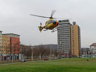 ADAC Luftrettung Christoph 70 aus Jena (D-HSWG), Eurocopter EC-135 P2 beim Einsatz in Gera am 15.11.2025