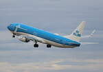 KLM, Boeing B 737-8K2, PH-BXZ, BER, 19.12.2025