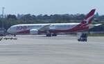 Qantas, Boeing 787-9 Dreamliner, VH-ZNJ, Sydney Int.