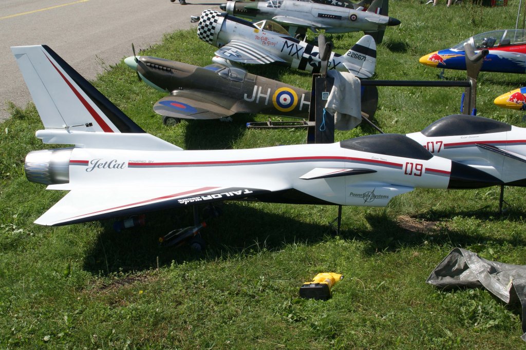09, ? unbekanntes Jetflugzeug (Jet Cat ~ Robbe-Modell) ?, 40-Jahre Jubilums-Airmeeting des DMFV (Deutscher Modellflieger Verband) auf dem Flugplatz der Fa.  GROB AIRCRAFT  am 07.07.2012 

