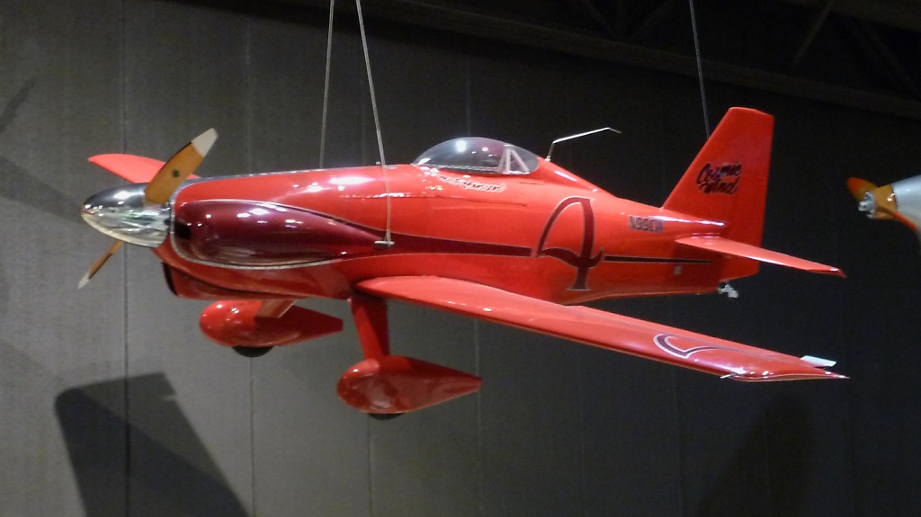 1947 wurden von Tony LeVier drei  Cosmic Wind  Rennflugzeuge fr das Goodyear Air Race gebaut. Diese Maschine, N99CW, wurde in den spten 1950er nachgebaut. Zu sehen im EAA Airventure Museum in Oshkosh, WI (3.12.10).