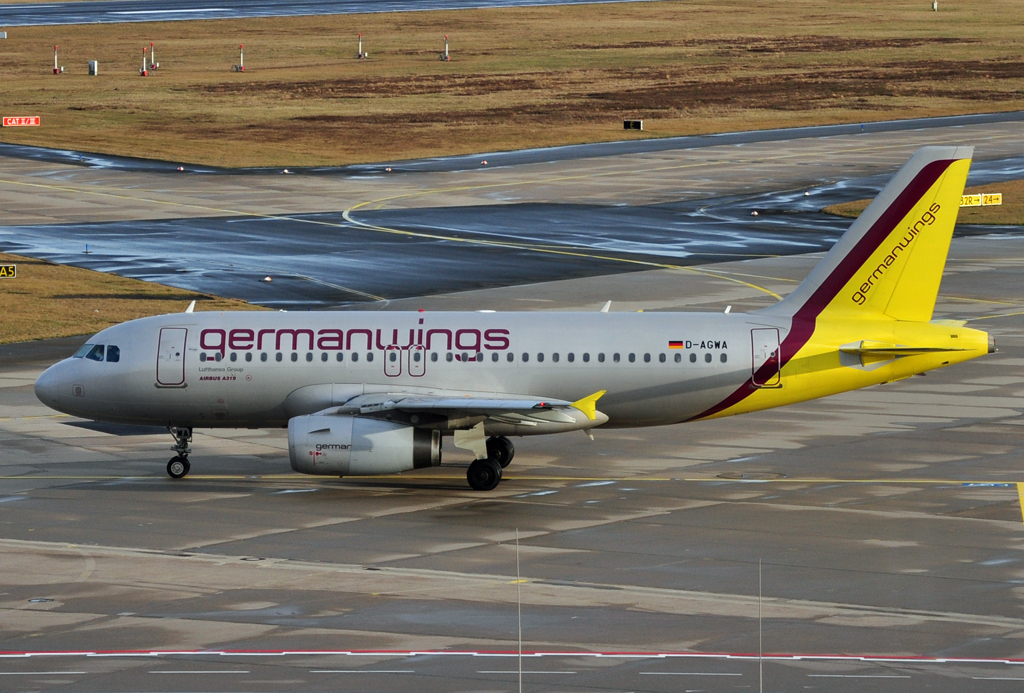 A 319-132 Germanwings D-AGWA taxy at CGN - 30.12.2012