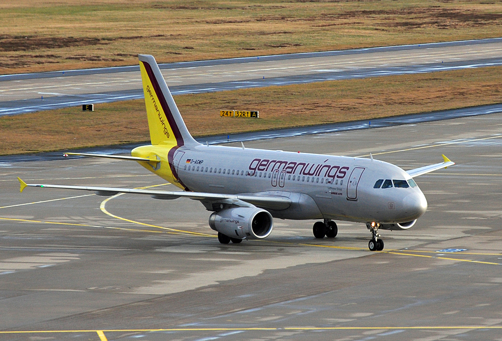 A 319-132 Germanwings D-AGWP taxy at CGN - 30.12.2012