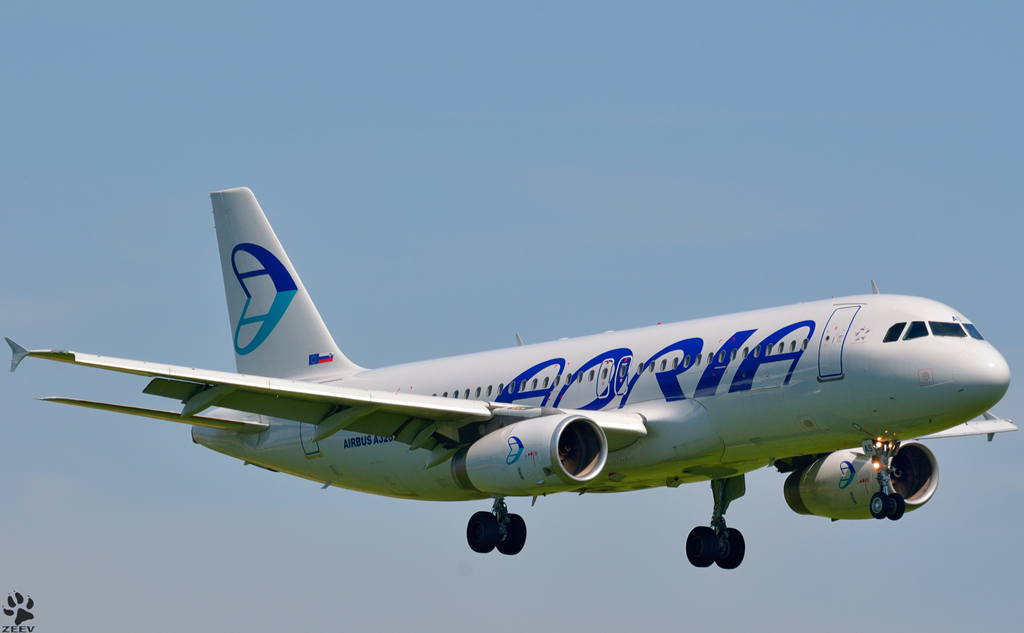 ADRIA A320-231 S5-AAS bei Landeanflug an Maribor Flughafen MBX. / 11.5.2012