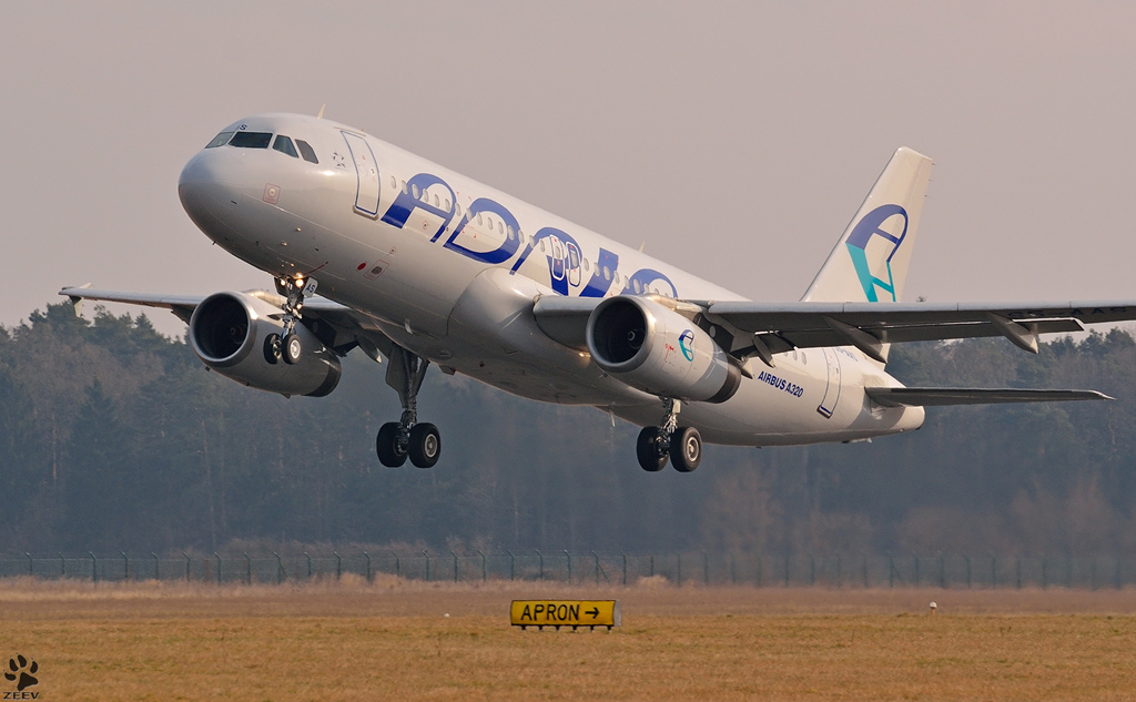 ADRIA Airbus A320 S5-AAS beim Start an Maribor Flughafen MBX. / 31.01.2012