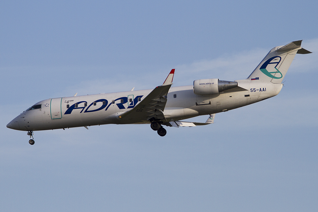 Adria Airways, S5-AAI, Bombardier, CRJ-200, 23.08.2012, FRA, Frankfurt, Germany 






